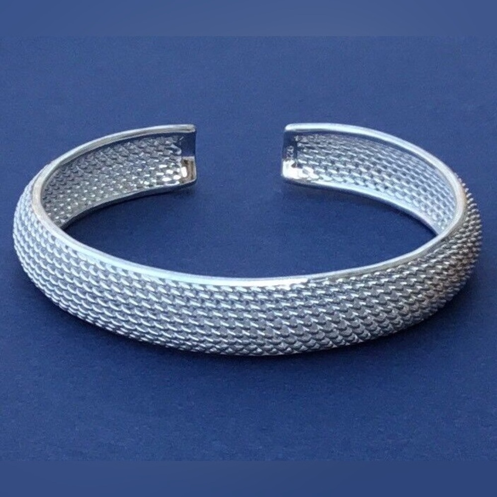 Solid 22.78g Sterling Silver 925 Bangle Bracelet - image 1